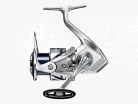 シマノ ストラディック - C3000XG  ギア 6.4:1 自重 225g ナイロン3号-150m
